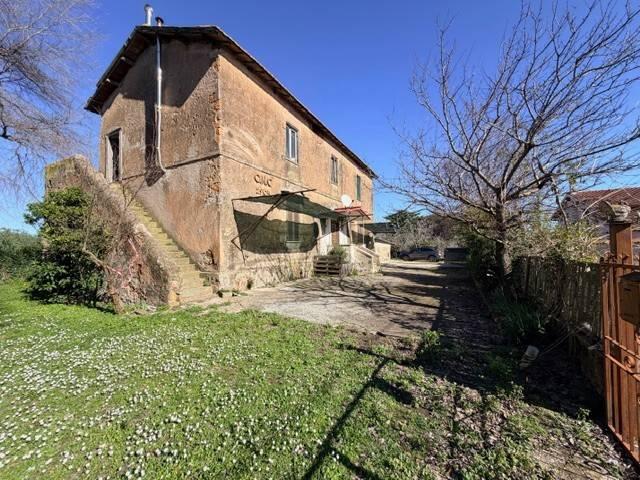 Rustico / Casale in vendita a Pomezia RM