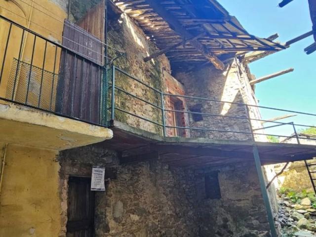 Rustico / Casale in vendita a Pont Canavese TO