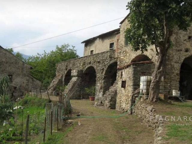 Rustico / Casale in vendita a Pontremoli MS