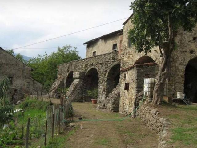 Rustico / Casale in vendita a Pontremoli MS