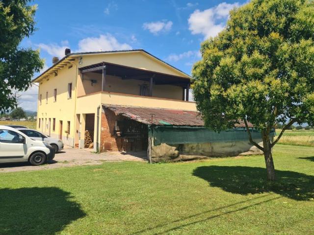 Rustico / Casale in vendita a Porcari LU