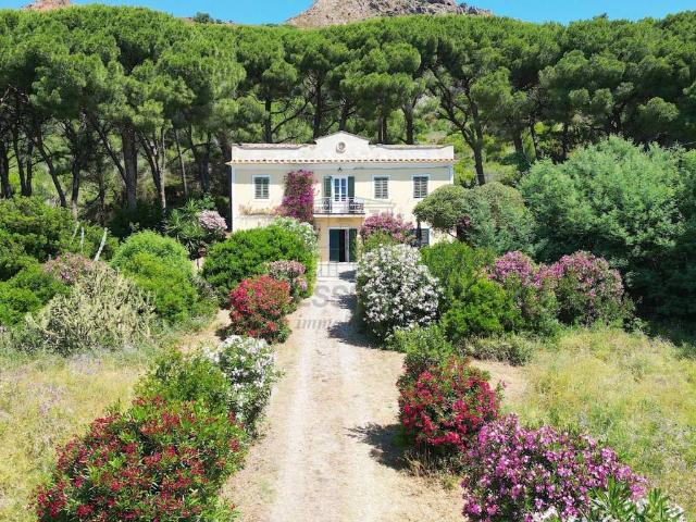 Rustico / Casale in vendita a Porto Azzurro LI
