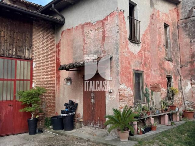 Rustico / Casale in vendita a Porto Mantovano MN