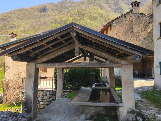 Rustico / Casale in vendita a Posina VI
