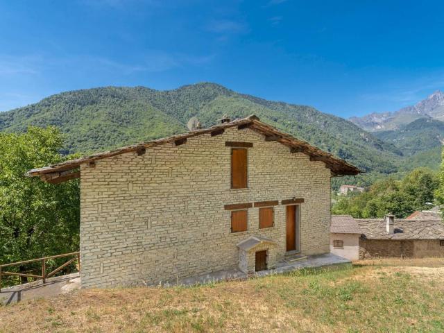 Rustico / Casale in vendita a Paesana CN