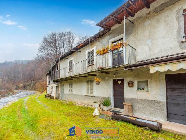 Rustico / Casale in vendita a Pamparato CN