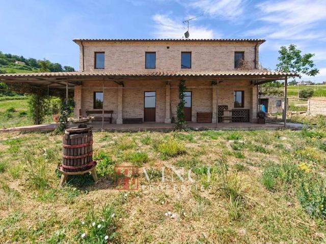 Rustico / Casale in vendita a Petritoli FM