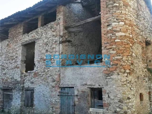 Rustico / Casale in vendita a Pederobba TV