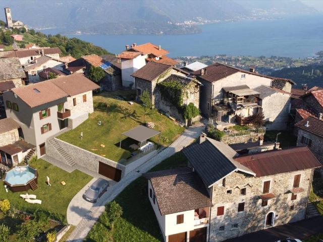 Rustico / Casale in vendita a Peglio CO