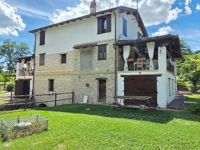 Rustico / Casale in vendita a Pergola PU