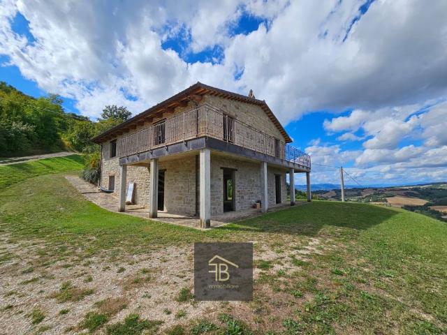 Rustico / Casale in vendita a Pergola PU