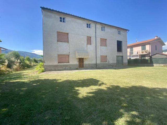 Rustico / Casale in vendita a Pescia PT