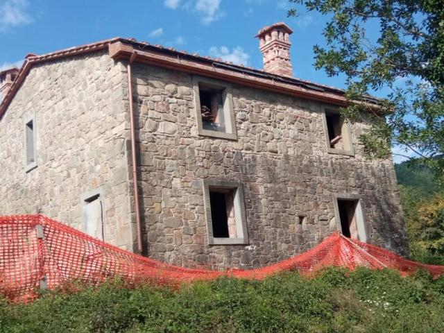 Rustico / Casale in vendita a Pescia PT