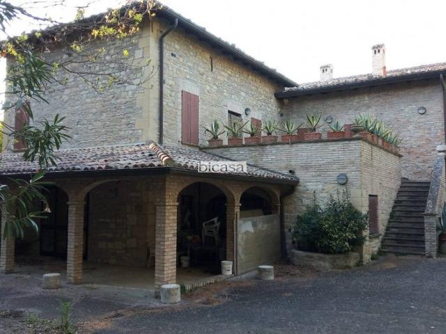 Rustico / Casale in vendita a Pesaro PU