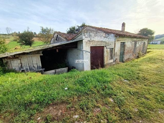 Rustico / Casale in vendita a Pesaro PU