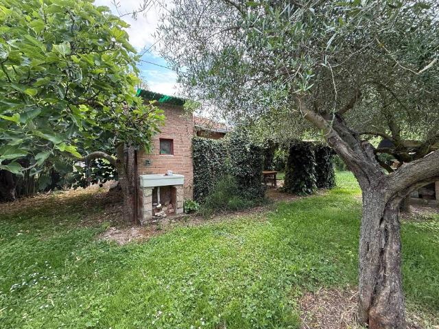 Rustico / Casale in vendita a Pesaro PU
