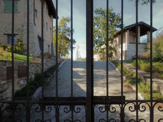 Rustico / Casale in vendita a Pianello Val Tidone PC