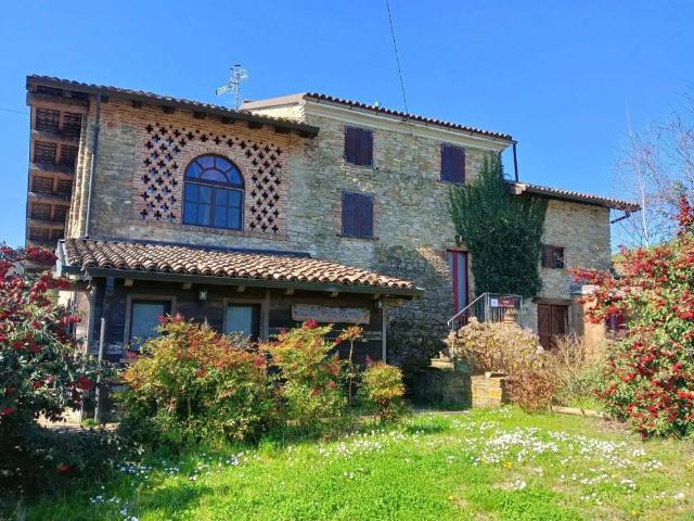 Rustico / Casale in vendita a Pianello Val Tidone PC