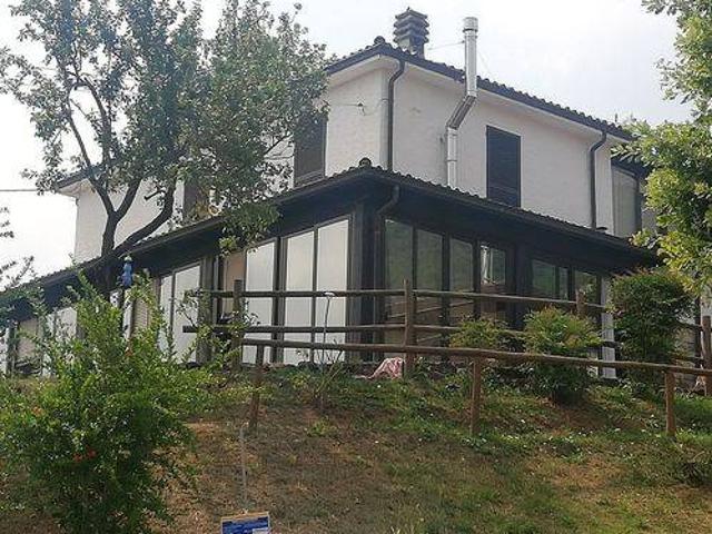 Rustico / Casale in vendita a Pianello Val Tidone PC
