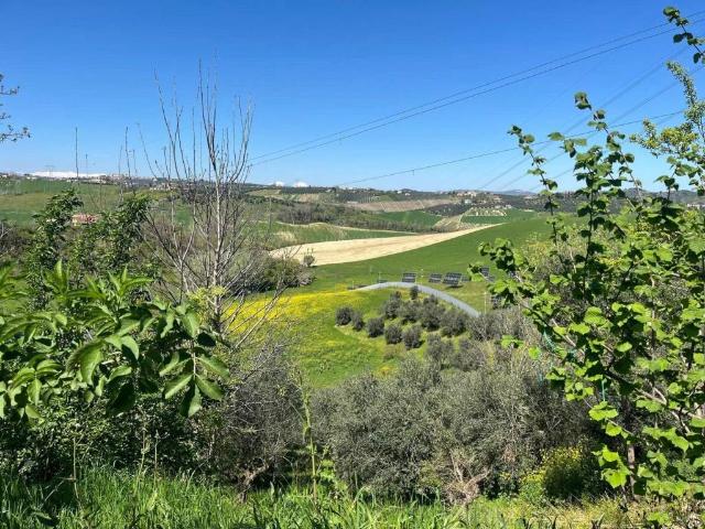 Rustico / Casale in vendita a Pianella PE