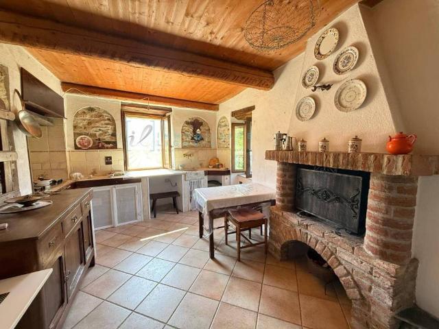 Rustico / Casale in vendita a Pieve di Teco IM