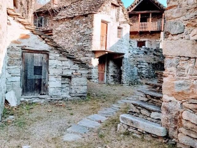 Rustico / Casale in vendita a Pieve Vergonte VB