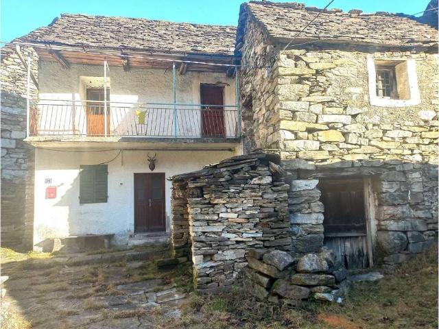 Rustico / Casale in vendita a Pieve Vergonte VB