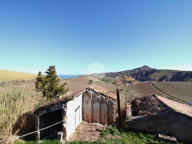 Rustico / Casale in vendita a Pineto TE