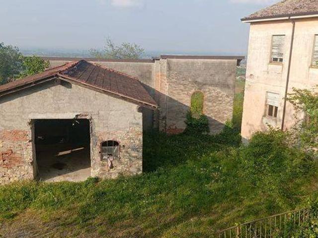Rustico / Casale in vendita a Piozzano PC
