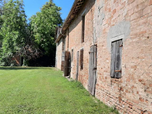 Rustico / Casale in vendita a Quattro Castella RE