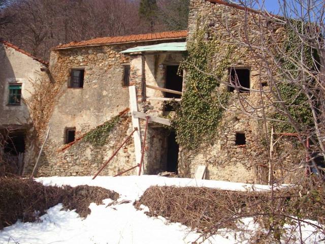 Rustico / Casale in vendita a Quiliano SV