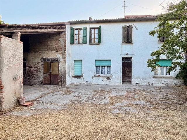 Rustico / Casale in vendita a Quistello MN
