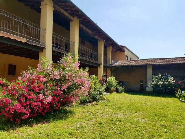 Rustico / Casale in vendita a Rovato BS