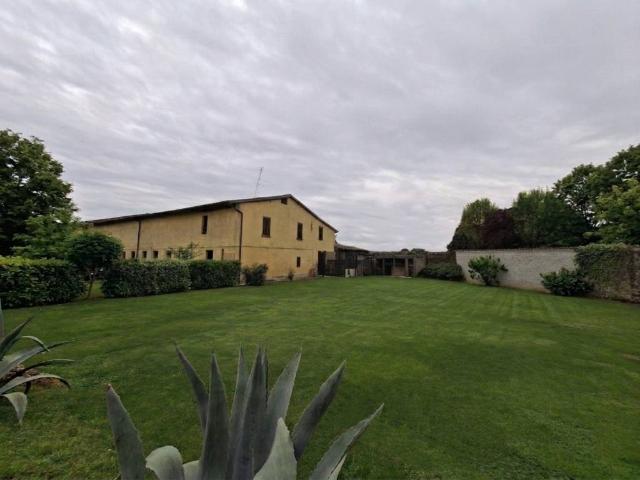 Rustico / Casale in vendita a Rovato BS