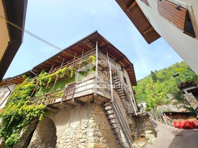 Rustico / Casale in vendita a Rovereto TN