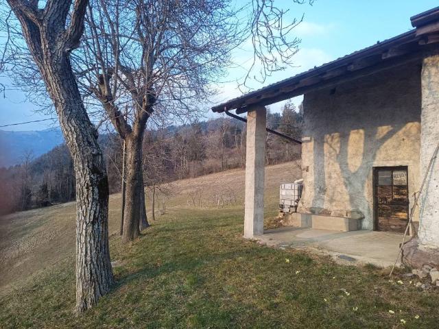 Rustico / Casale in vendita a Rovetta BG