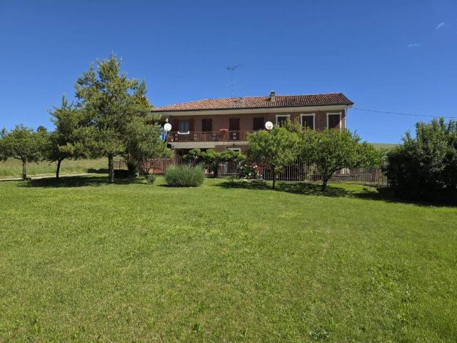 Rustico / Casale in vendita a Robella AT