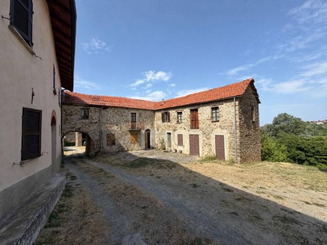 Rustico / Casale in vendita a Roccaverano AT