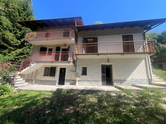 Rustico / Casale in vendita a Roccabruna CN