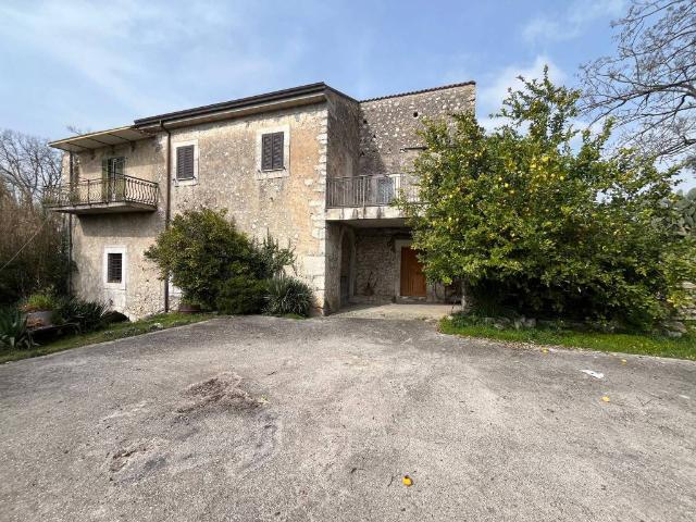 Rustico / Casale in vendita a Roccasecca FR
