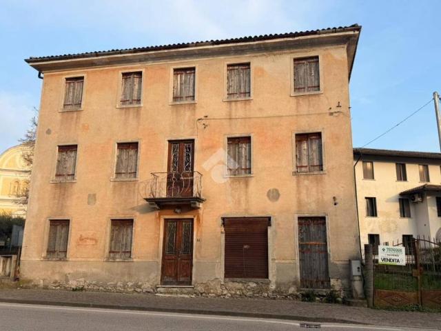 Rustico / Casale in vendita a Romano d'Ezzelino VI