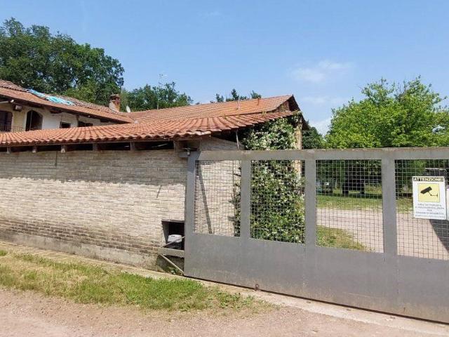 Rustico / Casale in vendita a Cavallirio NO