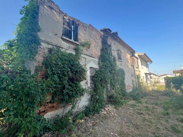 Rustico / Casale in vendita a Roncoferraro MN