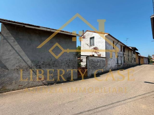 Rustico / Casale in vendita a Rosasco PV