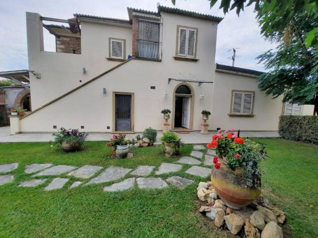Rustico / Casale in vendita a Rosignano Marittimo LI