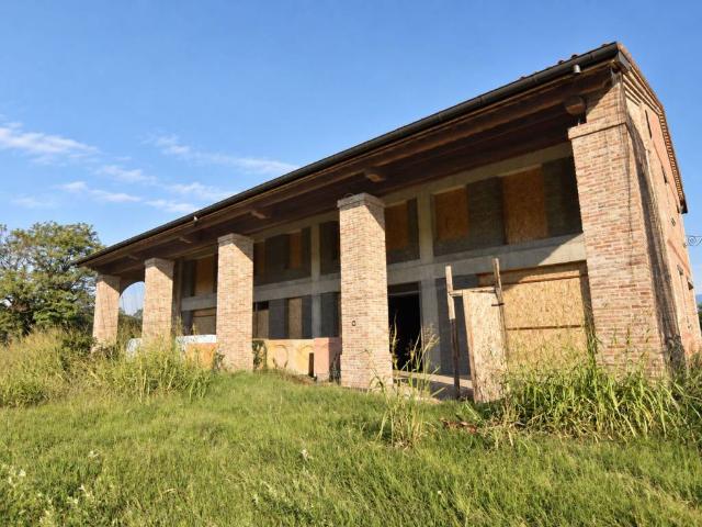 Rustico / Casale in vendita a Rossano Veneto VI