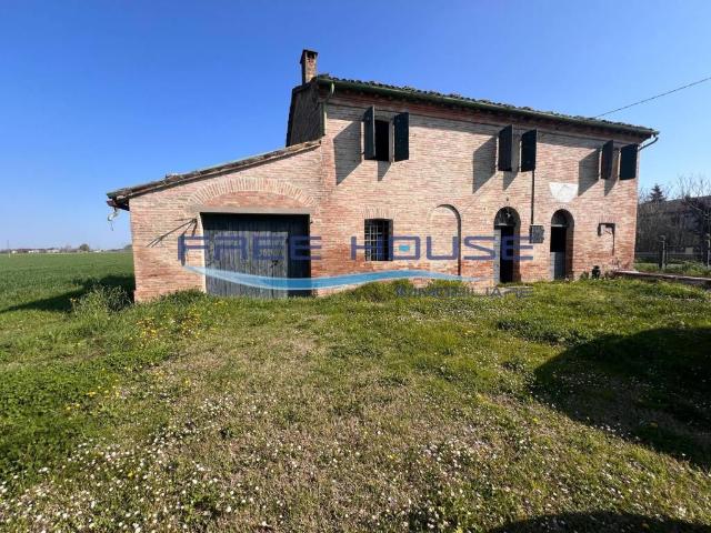 Rustico / Casale in vendita a Ravenna RA