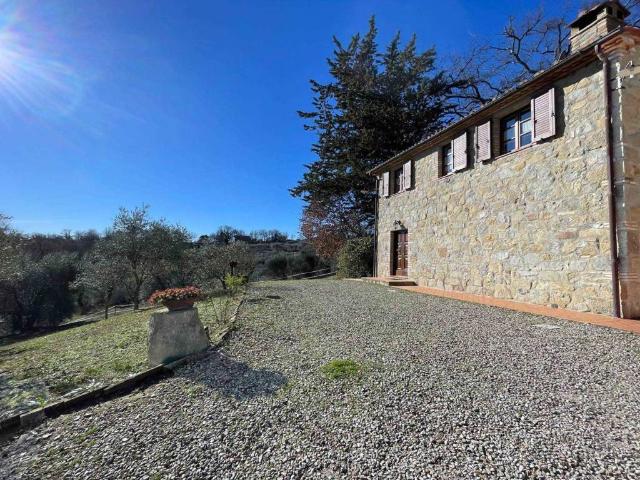 Rustico / Casale in vendita a Radicofani SI