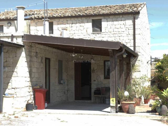 Rustico / Casale in vendita a Ragusa RG