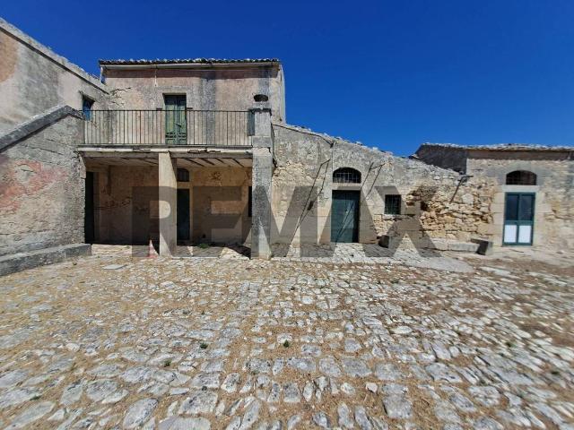 Rustico / Casale in vendita a Ragusa RG